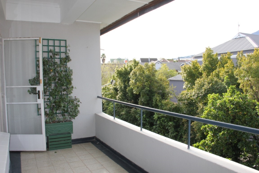 To Let 2 Bedroom Property for Rent in Somerset West Western Cape